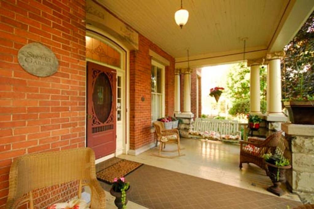 The Secret Garden Inn Kingston Kültér fotó